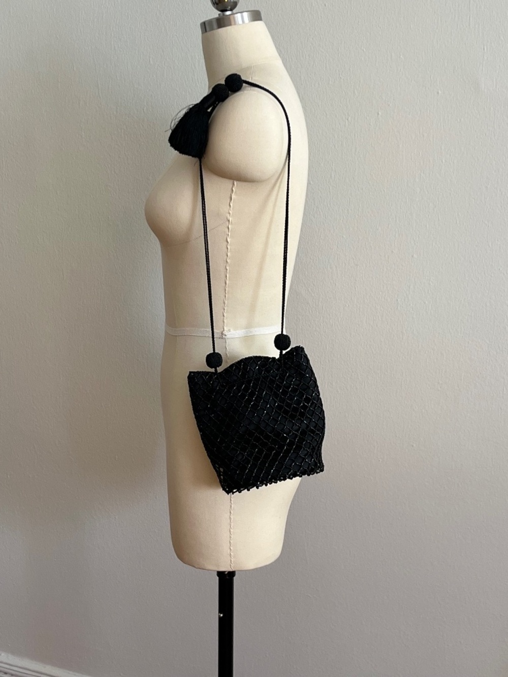 Vintage Black Beaded Evening Bag with Tassel Strap size 5,3x5,0 in - Picture 2 of 8